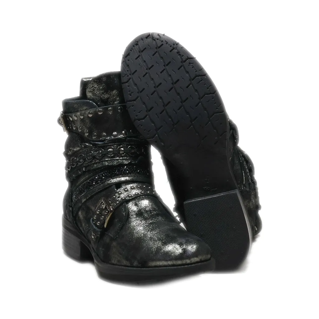 Collonil Ankle Boots Leather Black Colour For Women