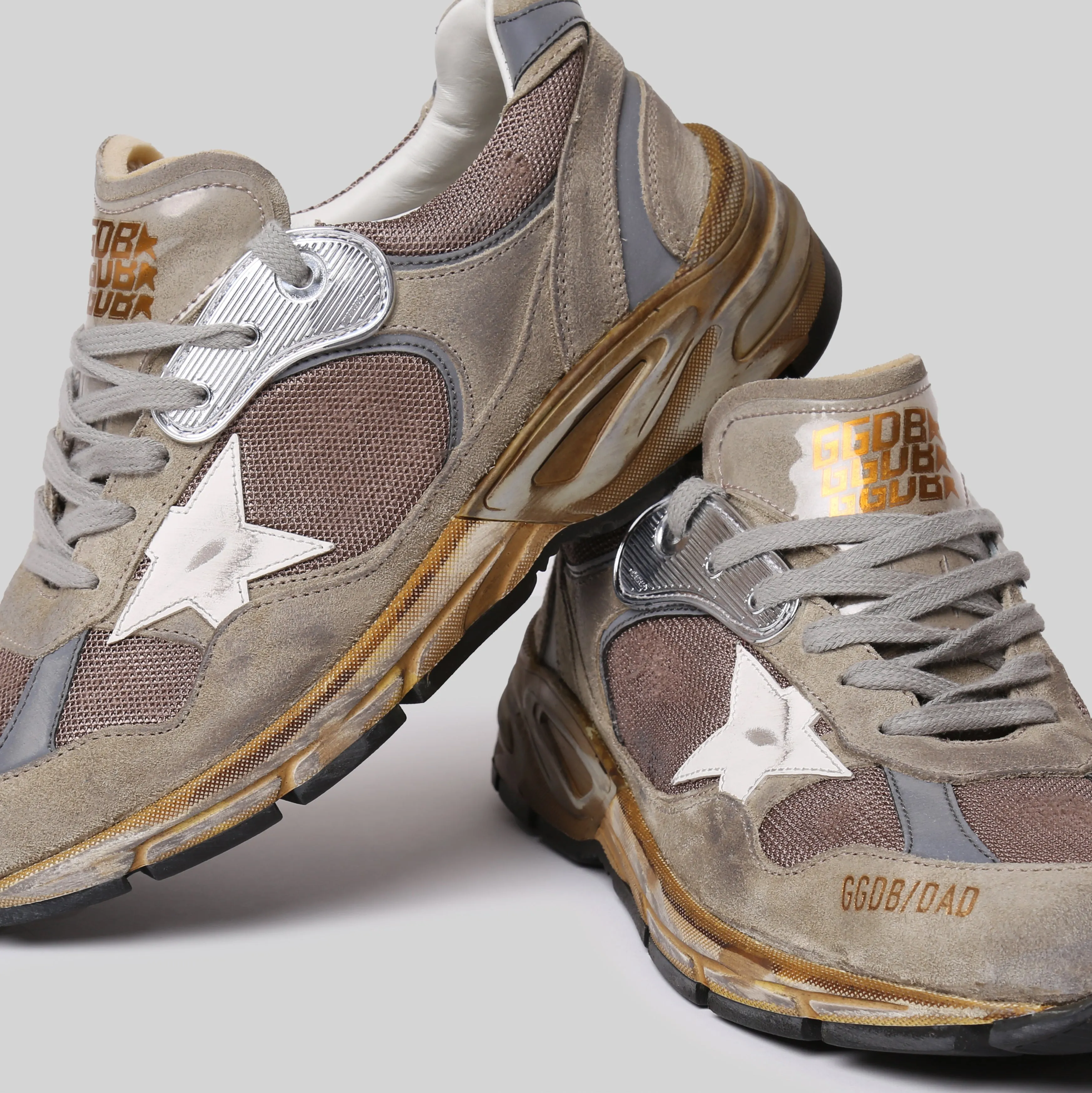 GOLDEN GOOSE SNEAKERS RUNNING DAD TAUPE/SILVER/WHITE